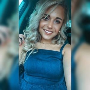 Meet your Posher, Nicole